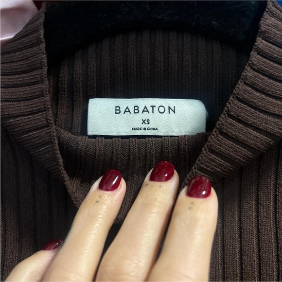 NWOT Aritiza sweater, never worn size XS - Picture 3 of 5